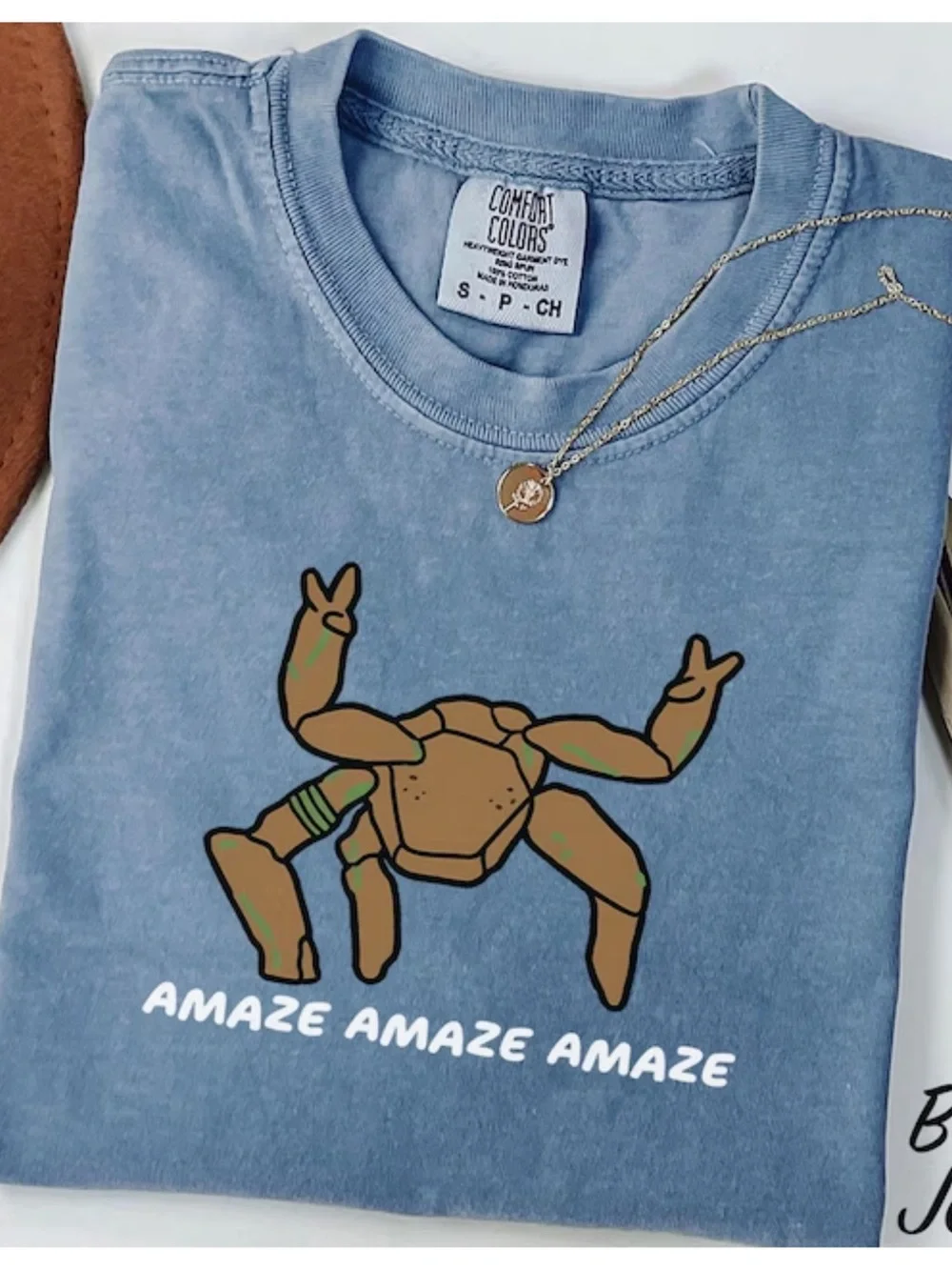 Comfort Colors Faded Blue Graphic Tee with Brown Crab